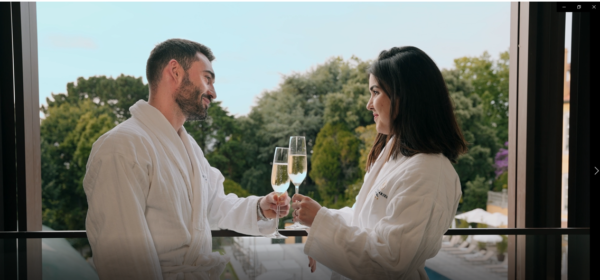 CELEBRE O DIA DOS NAMORADOS COM UM JANTAR EXCLUSIVO NO RESTAURANTE RAÍZES