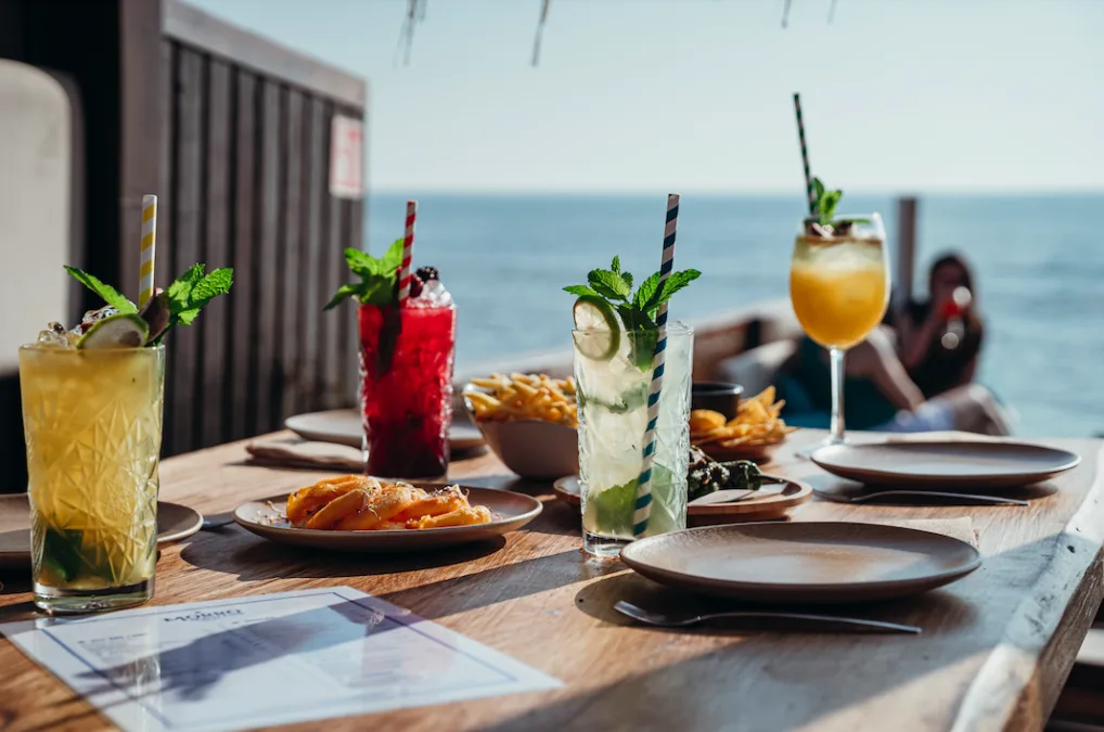 O MORRO BEACH CLUB O HOT SPOT DE VERÃO ESTÁ DE VOLTA!